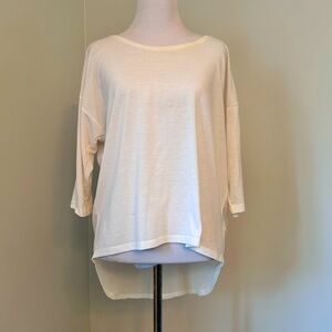 FOREVER 21 size small women’s three-quarter sleeve T-shirt.
